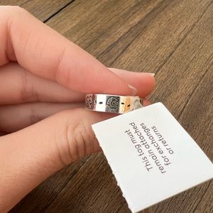 New with tags Gucci ghost ring!
